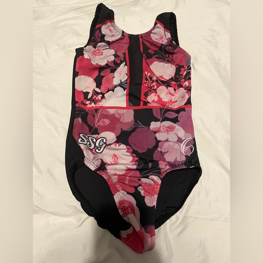Garland Active Girls Leotard w/ a Japanese Floral Pink & Black Design Si…